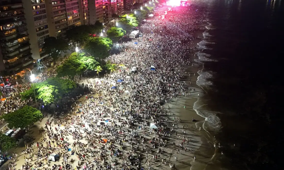 OAB Barro Preto - Turistas lotaram rede hoteleira de Niterói no réveillon