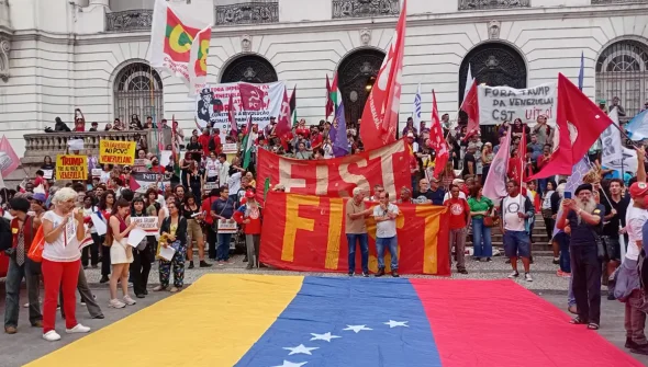 No Rio, Cinelândia tem protesto contra sequestro de Nicolás Maduro