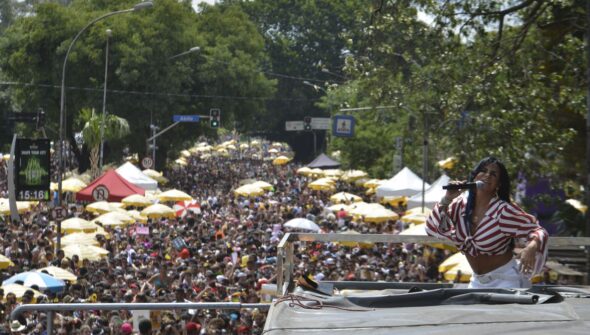 SP: Agrada Gregos é destaque deste sábado; veja programação de blocos