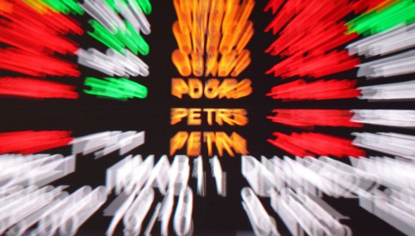 Bolsa bate recorde e aproxima-se dos 186 mil pontos