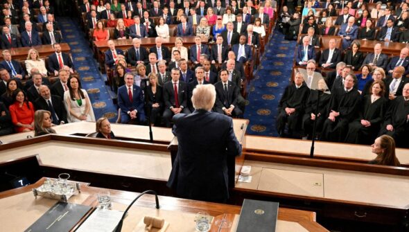 Trump proclama “era de ouro” em discurso sobre estado da União