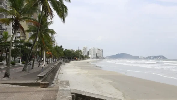 Carnaval: bombeiros salvam 348 vítimas de afogamento no litoral de SP