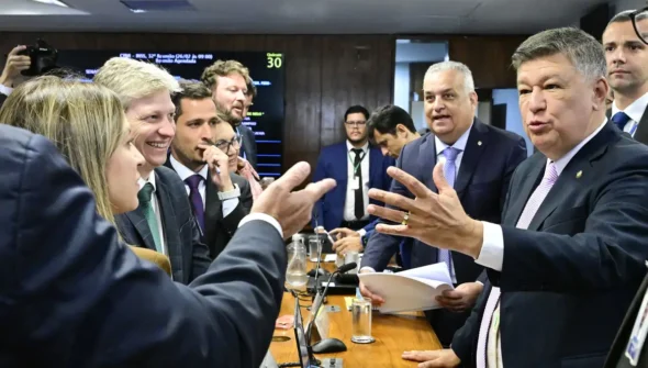 CPMI do INSS aprova quebra de sigilo de Lulinha e convoca André Moura