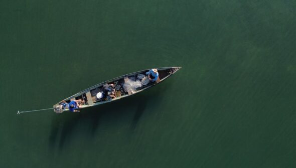 Ministério da Pesca cancela mais de 76 mil licenças de pescadores