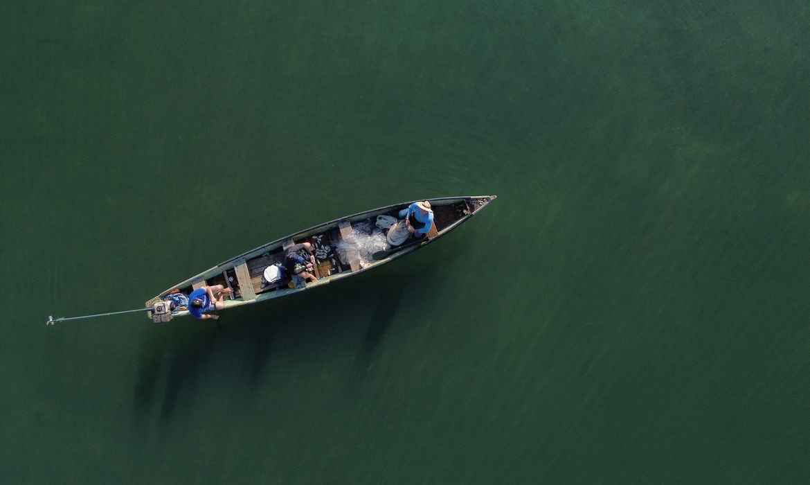 OAB Barro Preto - Ministério da Pesca cancela mais de 76 mil licenças de pescadores