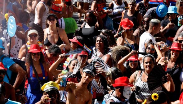 Carnaval 2026: veja programação de blocos no Rio neste sábado (14)