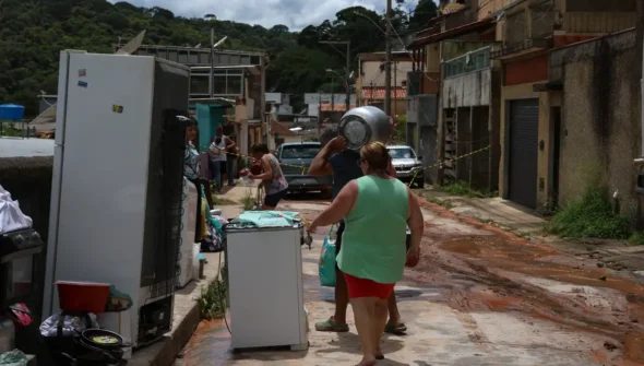 Sobe para 49 número de mortos em Juiz de Fora e Ubá