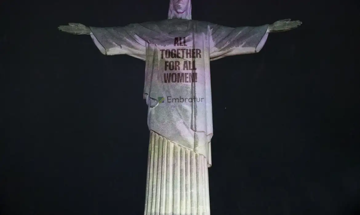 OAB Barro Preto - Cristo Redentor é iluminado com mensagens de campanha contra violência