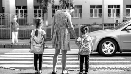 Lagoa Santa reforça sinalização em frente a todas as escolas da cidade