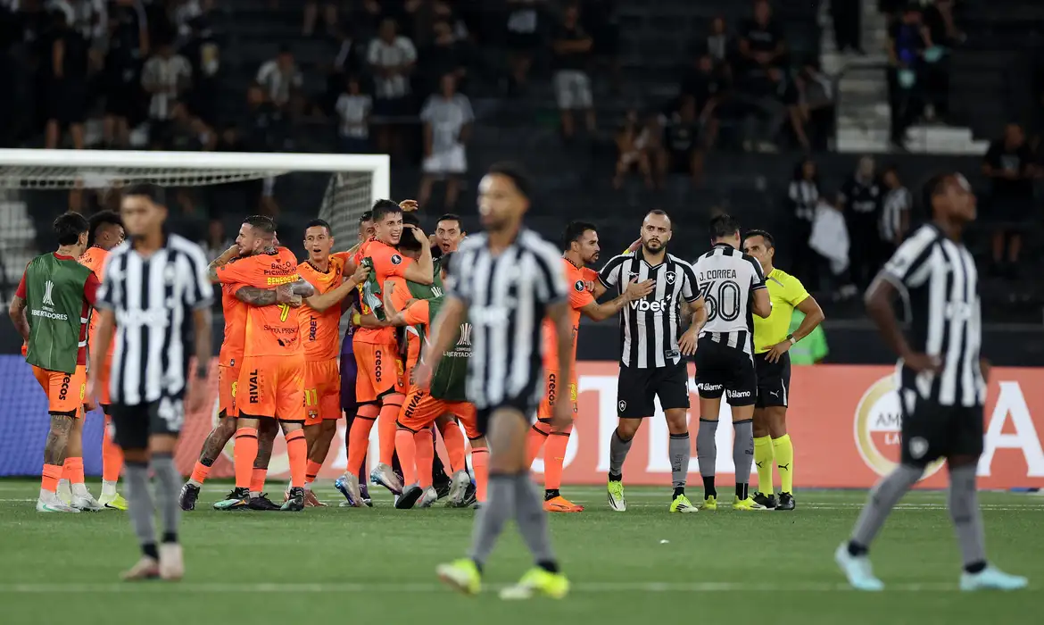 OAB Barro Preto - Botafogo cai para o Barcelona e fica fora da Libertadores