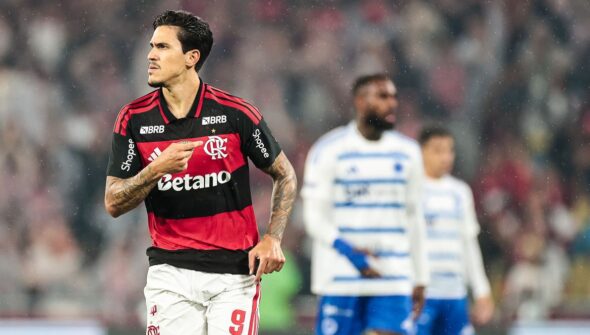 Flamengo vence Cruzeiro com gols de Pedro e Carrascal