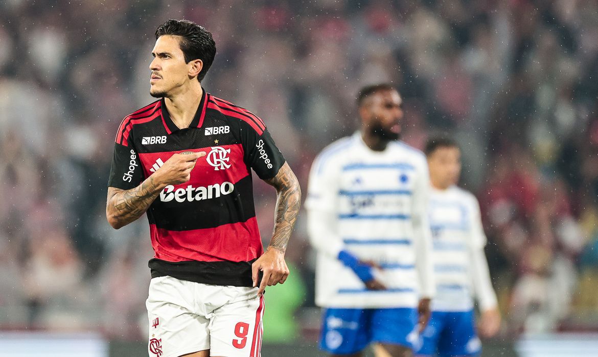 OAB Barro Preto - Flamengo vence Cruzeiro com gols de Pedro e Carrascal