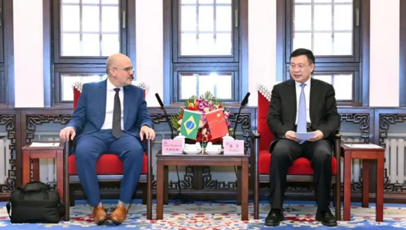 Presidente da EBC fecha parcerias em visita institucional à China