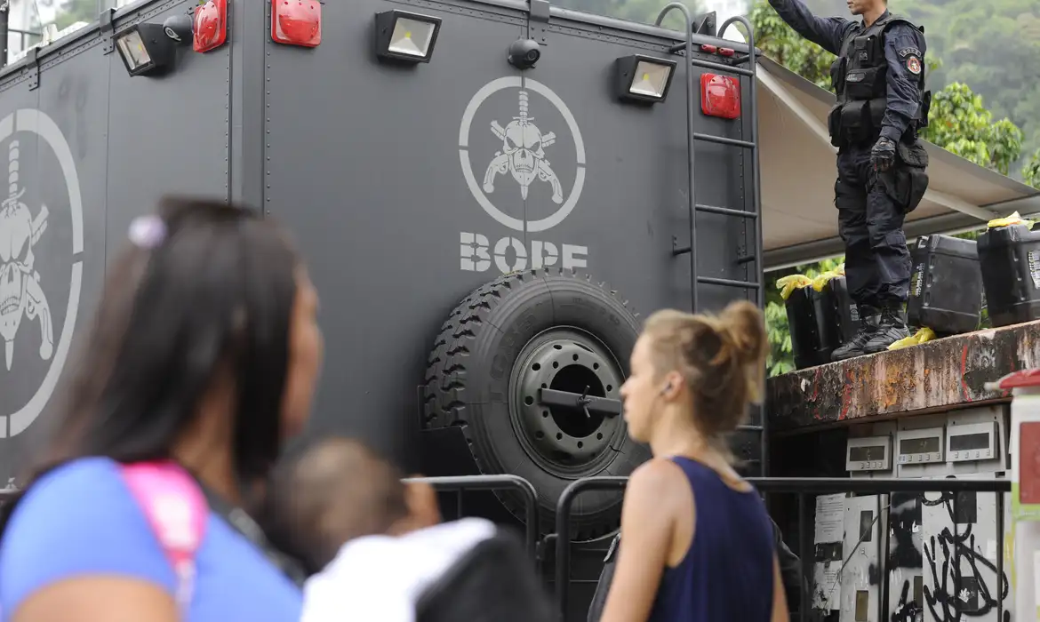 OAB Barro Preto - MPRJ pede imagens de câmeras dos PMs da Operação no Morro dos Prazeres