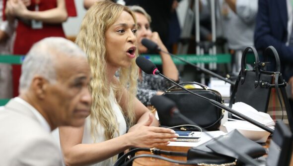 MPF pede condenação de Ratinho e SBT por falas contra Erika Hilton 