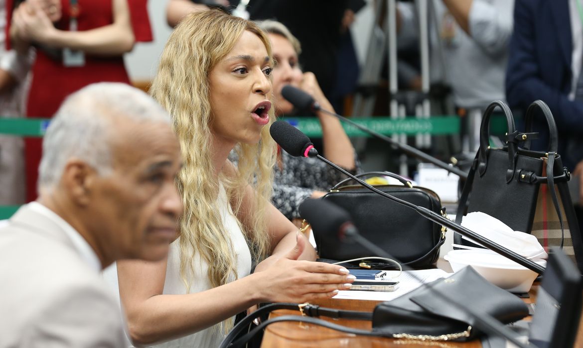OAB Barro Preto - MPF pede condenação de Ratinho e SBT por falas contra Erika Hilton 