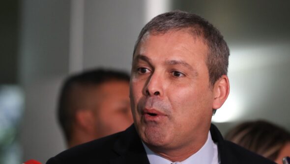 Deputado aciona Justiça contra alta de até 15% na conta de luz no Rio