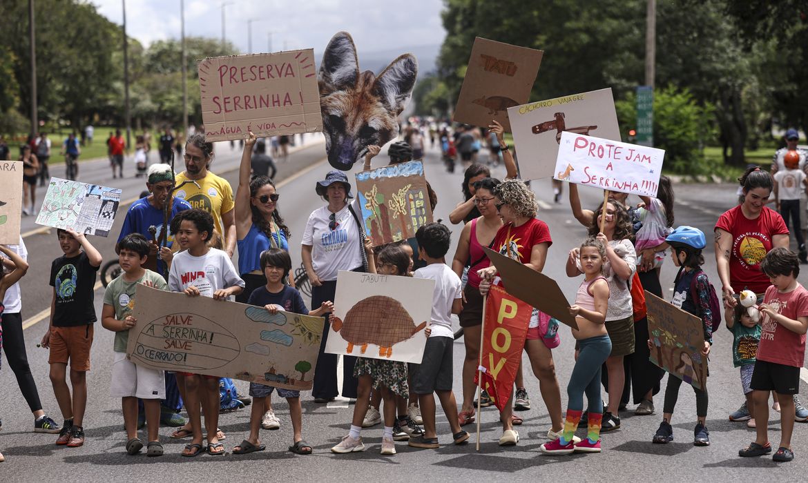 OAB Barro Preto - Protesto pede retirada de área ambiental do projeto de socorro ao BRB