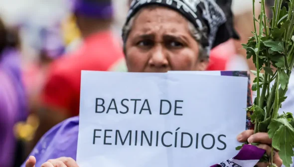 Relatório aponta média de 12 mulheres vítimas de violência por dia