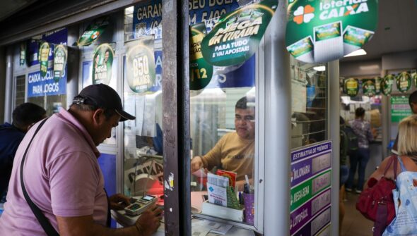 Mega-Sena acumula e prêmio principal vai para R$ 17 milhões