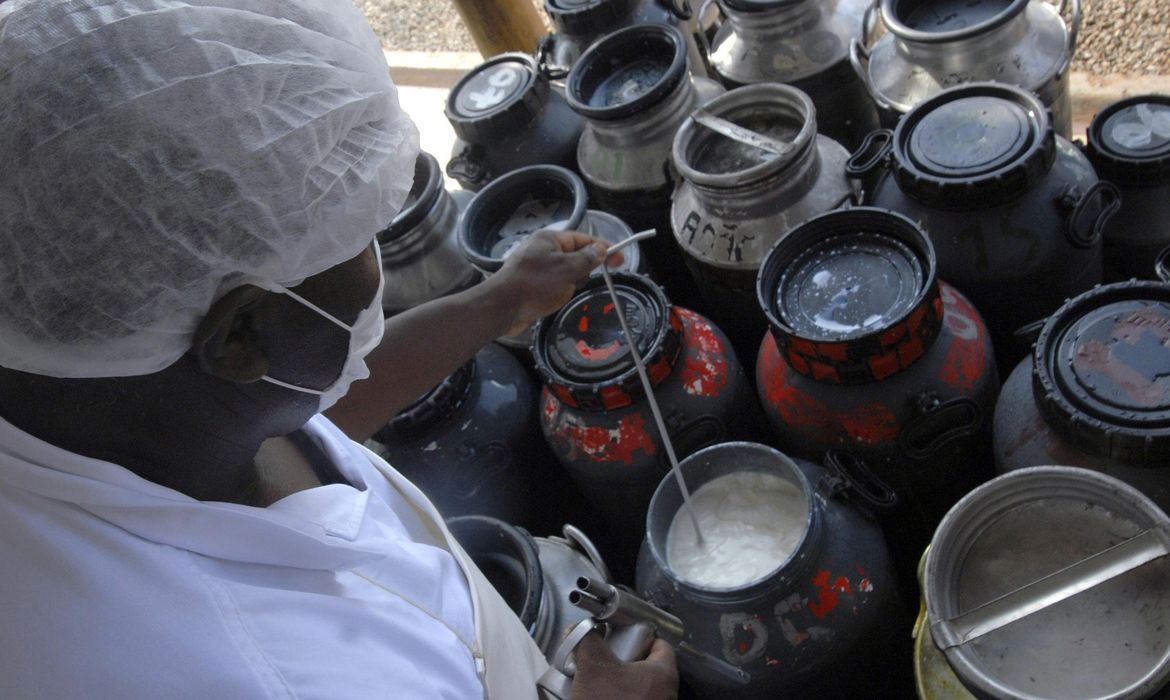 OAB Barro Preto - CMN libera linha de capital de giro a cooperativas de leite no Pronaf