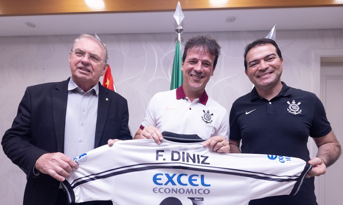 OAB Barro Preto - Fernando Diniz é anunciado como novo técnico do Corinthians