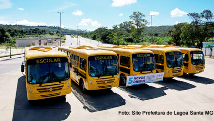 Lagoa Santa investe R$ 2,4 milhões e entrega 5 novos ônibus para o transporte escolar