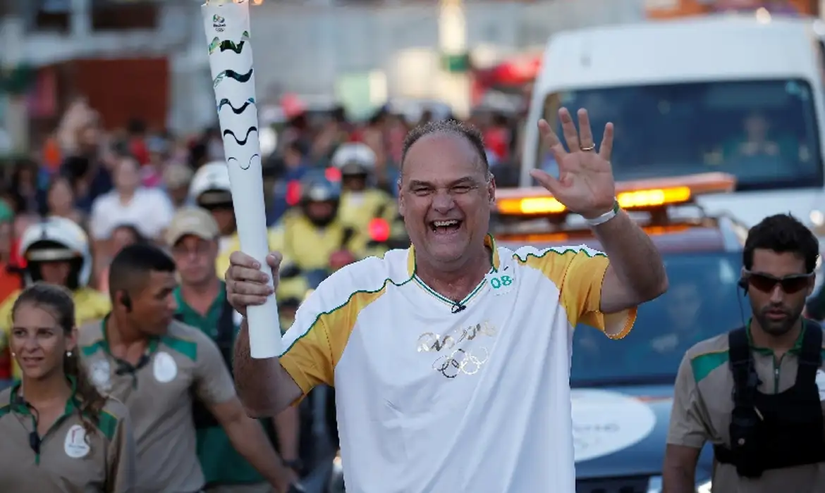 OAB Barro Preto - “Oscar foi uma lenda do basquete mundial”, diz Alckmin