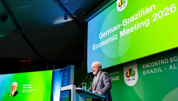 Lula fala em reciprocidade após expulsão de delegado dos EUA