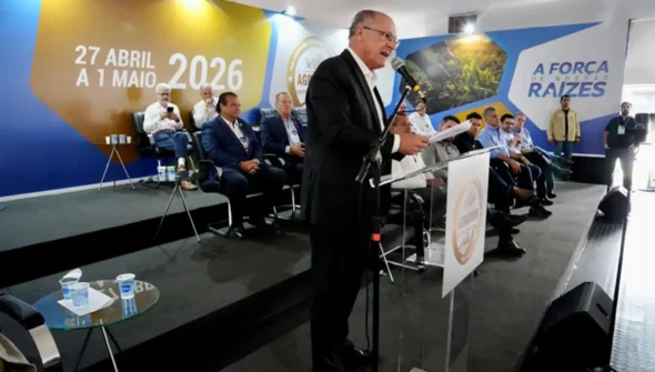 Alckmin anuncia R$ 10 bilhões para modernização de máquinas agrícolas