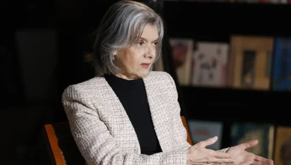 Cármen Lúcia diz que é aconselhada a deixar STF por ataques machistas