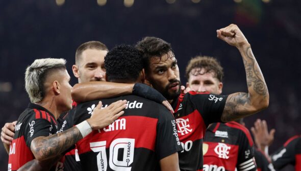 Flamengo reage e vence Santos de virada por 3 a 1 no Brasileirão
