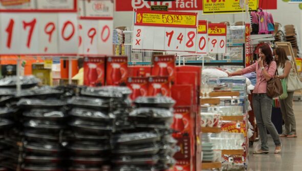 Mercado eleva previsão da inflação para 4,36% este ano