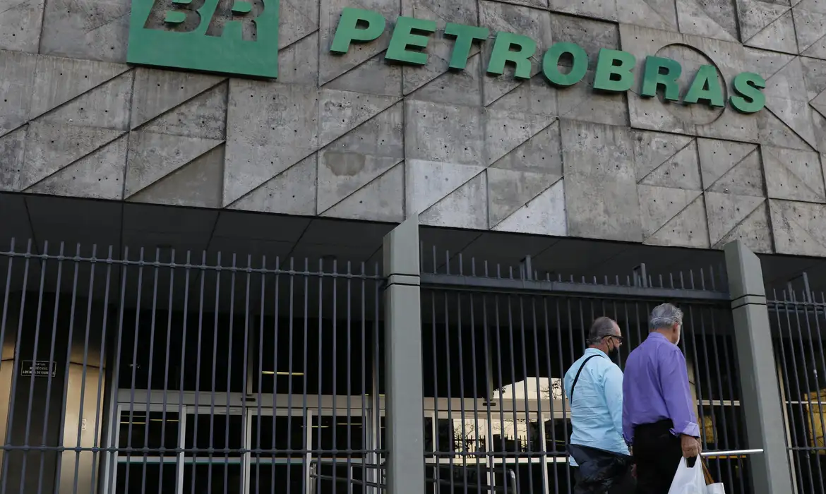 OAB Barro Preto - Petrobras bate novo recorde na produção de barris de petróleo e gás