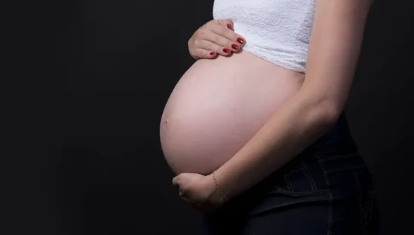 Lula sanciona lei que regulamenta a profissão de doula