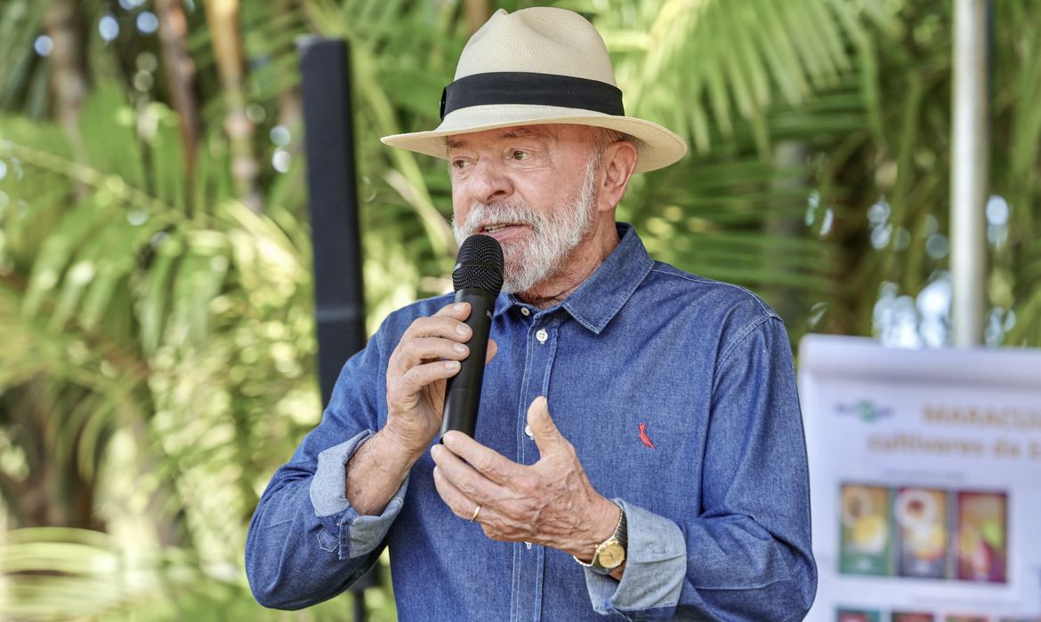 OAB Barro Preto - Lula vai a SP para tirar excesso de pele na cabeça e tratar tendinite