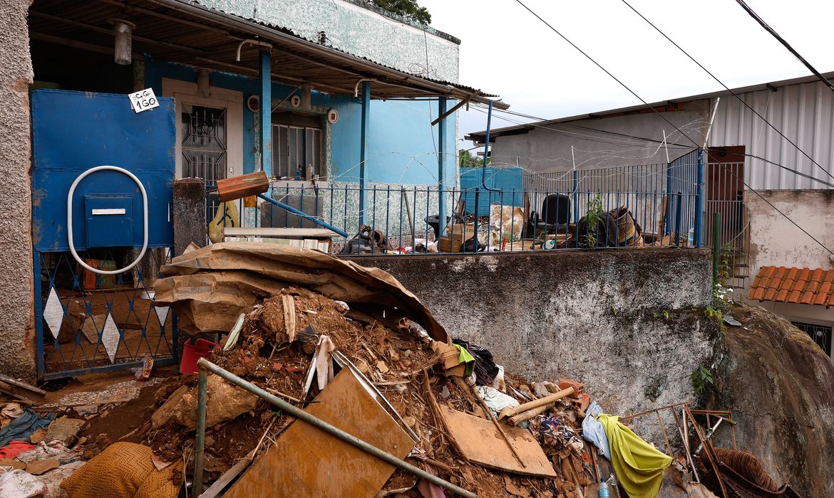 OAB Barro Preto - Famílias afetadas por enchentes em MG precisam validar cadastro