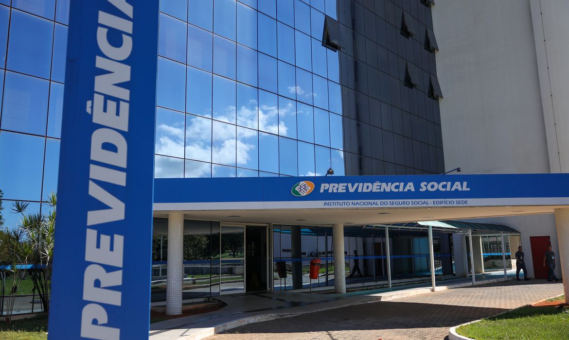 OAB Barro Preto - INSS paga segunda parcela do 13º a aposentados e pensionistas