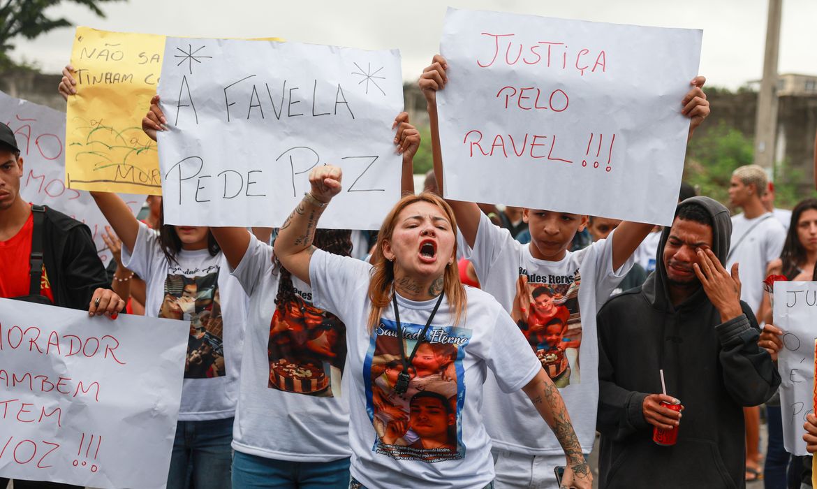 OAB Barro Preto - Nove em cada dez moradores de comunidade reprovam operações violentas