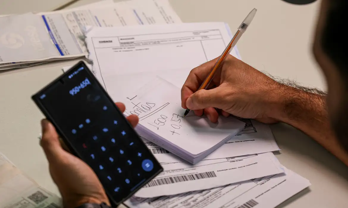 OAB Barro Preto - Estratégias de consumo aumentam volume de endividamento