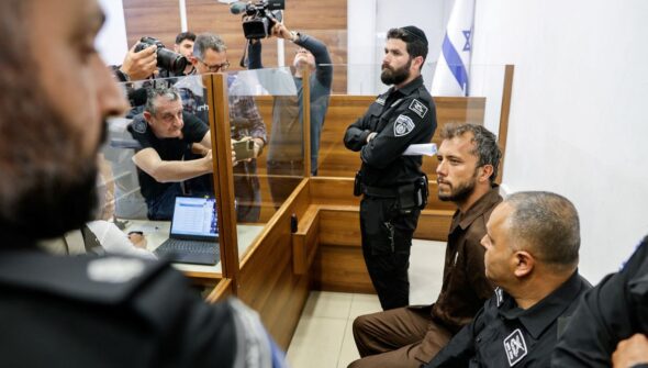 Justiça de Israel prorroga prisão do ativista brasileiro Thiago Ávila