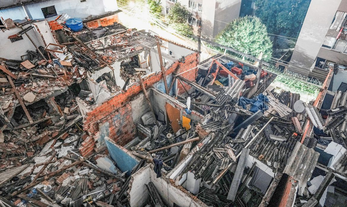 OAB Barro Preto - Casas começam a ser demolidas após explosão em São Paulo