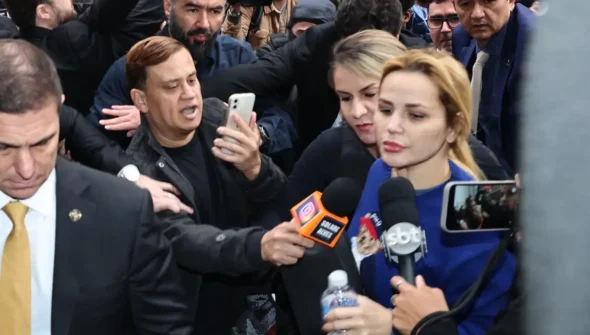 Influenciadora Deolane Bezerra é presa em ação da Polícia Civil de SP