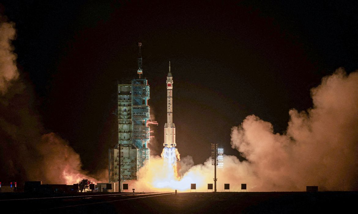 OAB Barro Preto - China envia astronauta para missão espacial de um ano