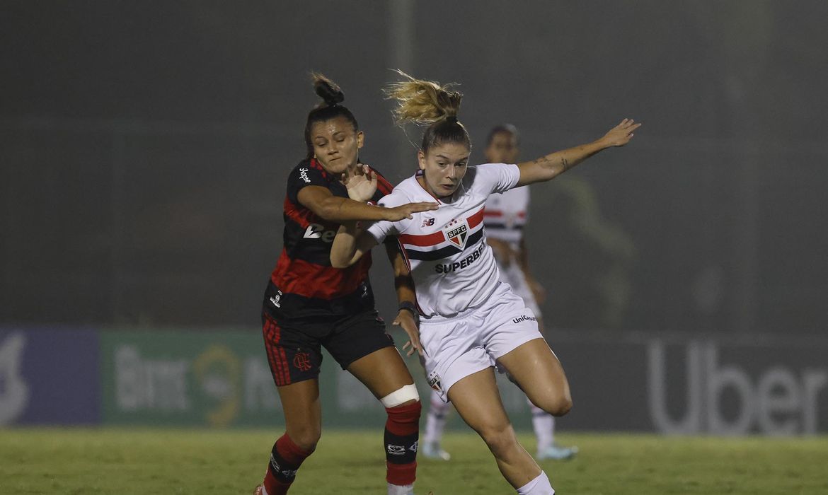 OAB Barro Preto - BR Feminino: São Paulo vence Flamengo para assumir vice-liderança