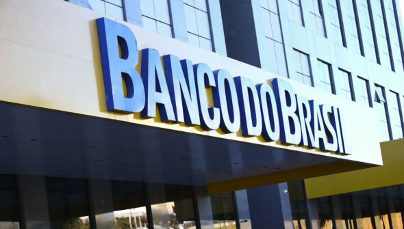 Lucro do Banco do Brasil cai 54% com avanço da crise no agro