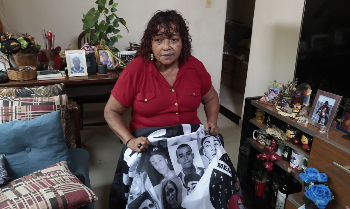 OAB Barro Preto - “Nossos filhos pagaram por guerra que não era deles”, diz Mãe de Maio