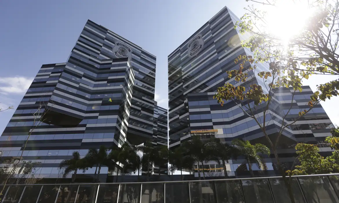 OAB Barro Preto - PF investiga passageiro chileno por ofensas racistas e homofóbicas