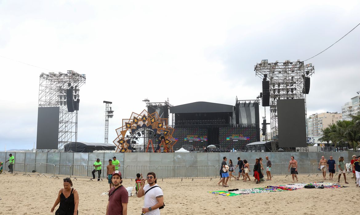 OAB Barro Preto - Bombeiros fazem última vistoria em estruturas para show de Shakira