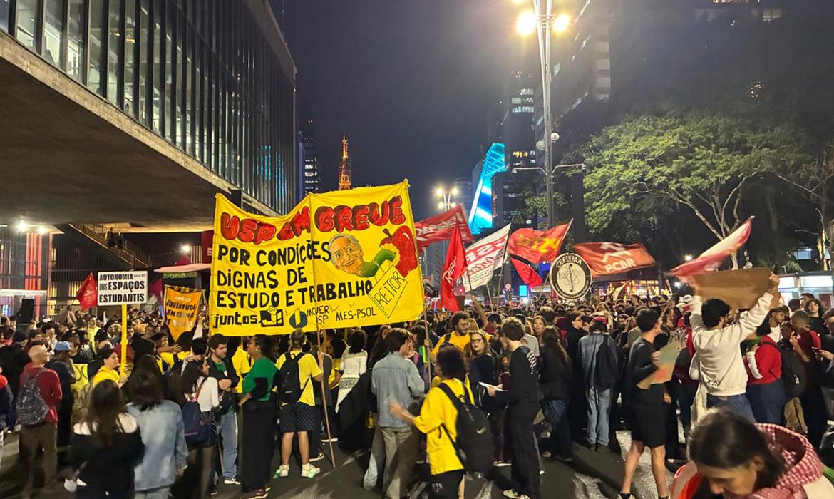 OAB Barro Preto - Ato de alunos da USP cobra diálogo com reitoria
